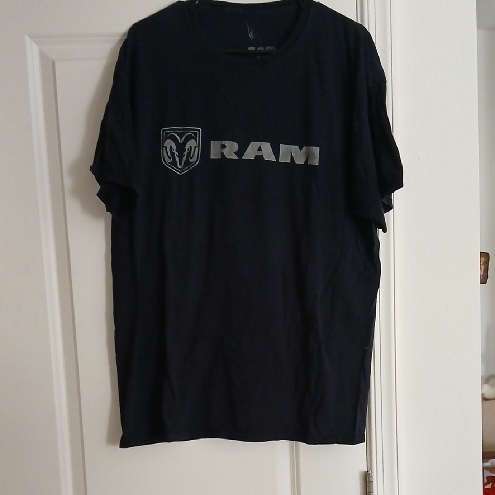 RAM Men's Short Sleeve Logo Tee in Black